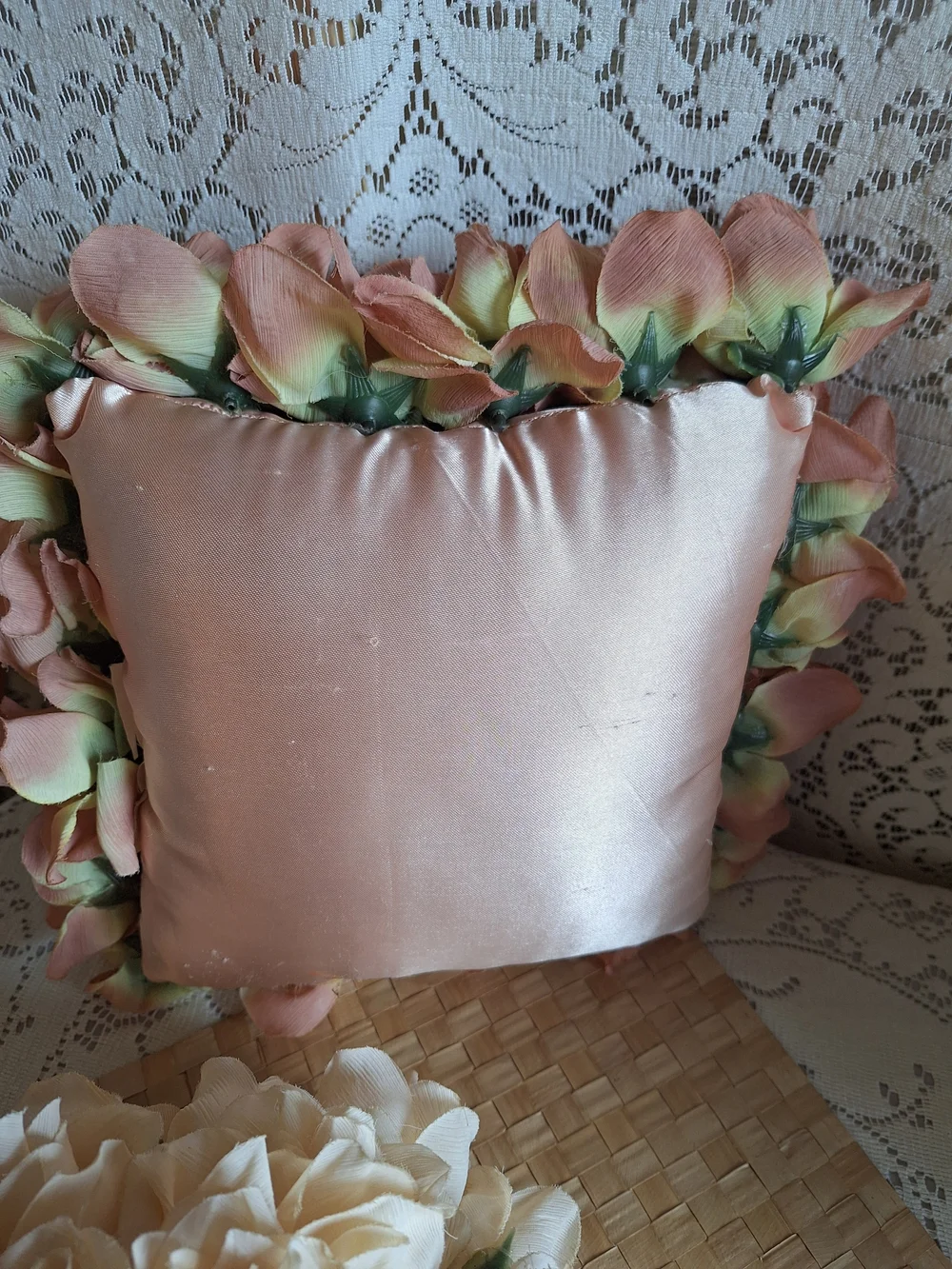 Floral Rose Cluster Accent Pillows - Cream & Mauve